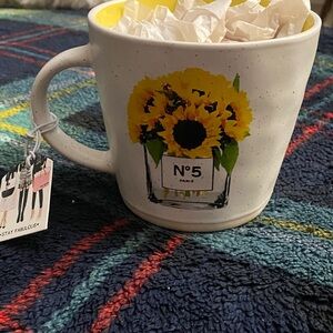 Sunflower Mug with N°5 Paris Design